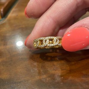 Chain ring with cubic zirconia stones